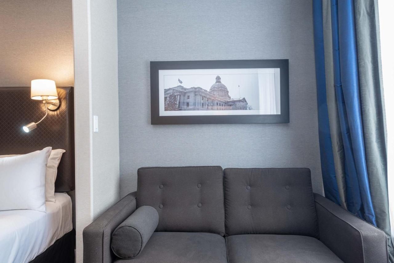 Sandman Signature Edmonton South Hotel Bagian luar foto