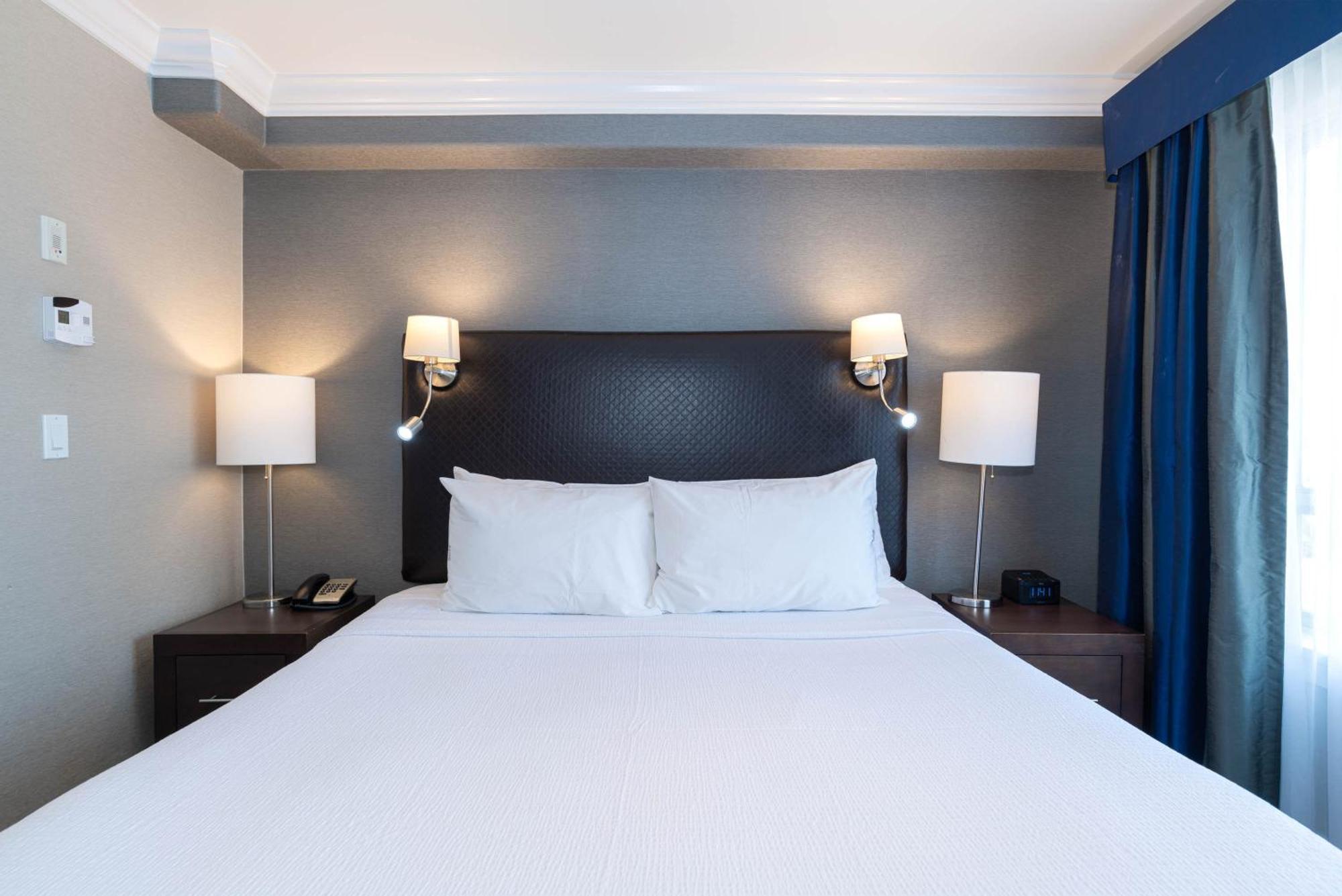 Sandman Signature Edmonton South Hotel Bagian luar foto
