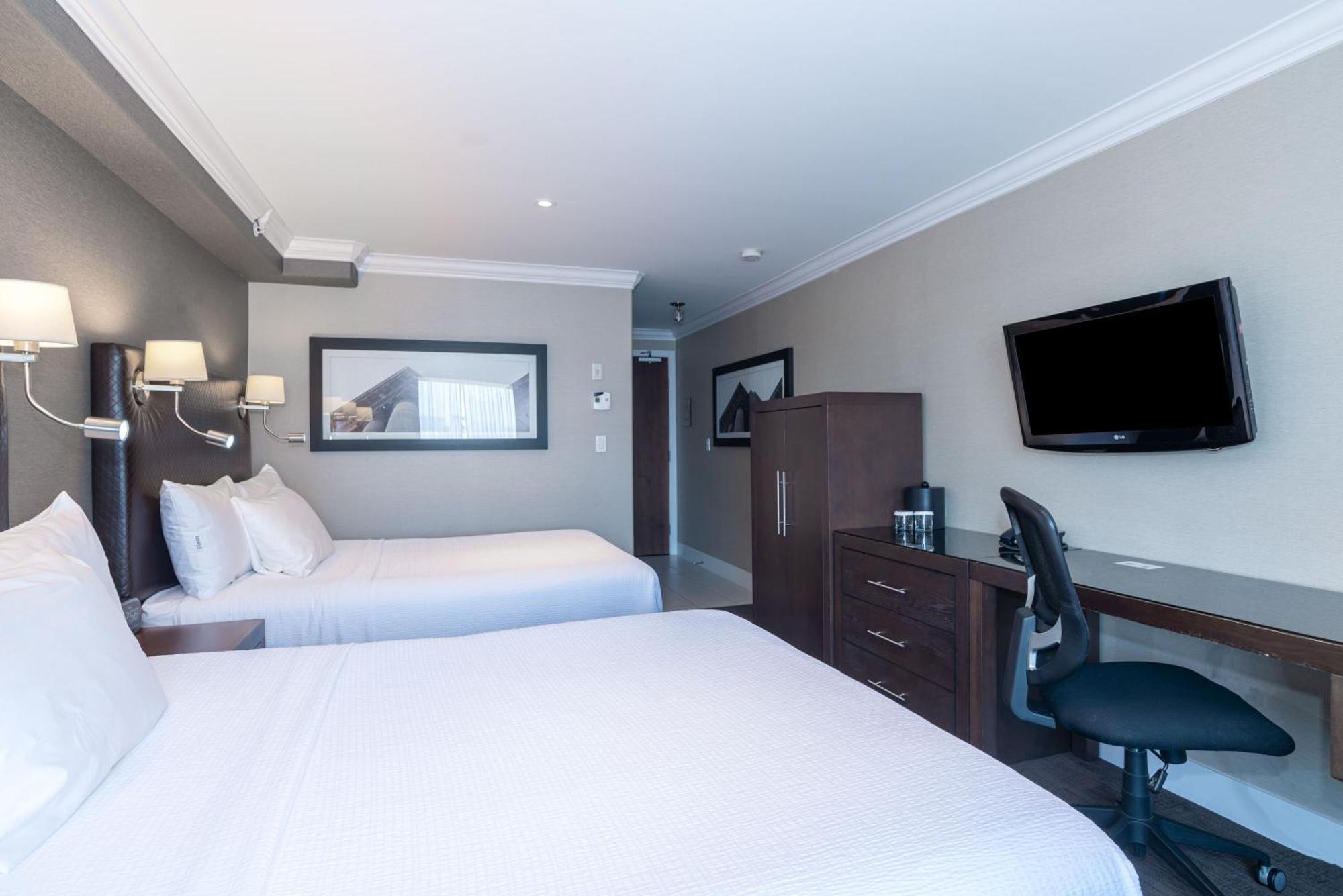Sandman Signature Edmonton South Hotel Bagian luar foto