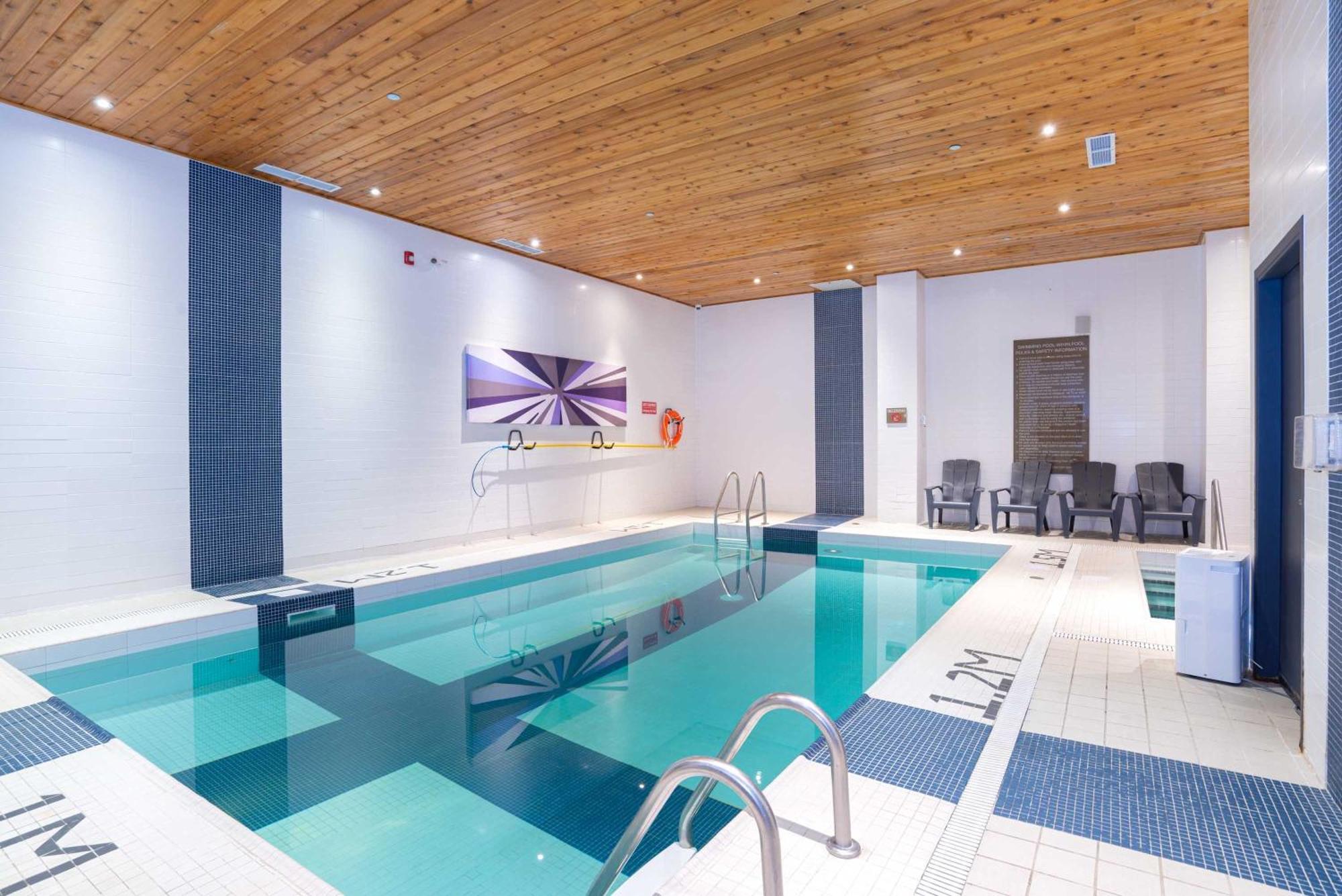 Sandman Signature Edmonton South Hotel Bagian luar foto