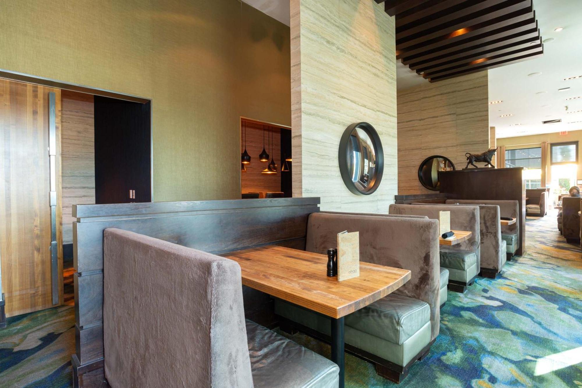 Sandman Signature Edmonton South Hotel Bagian luar foto