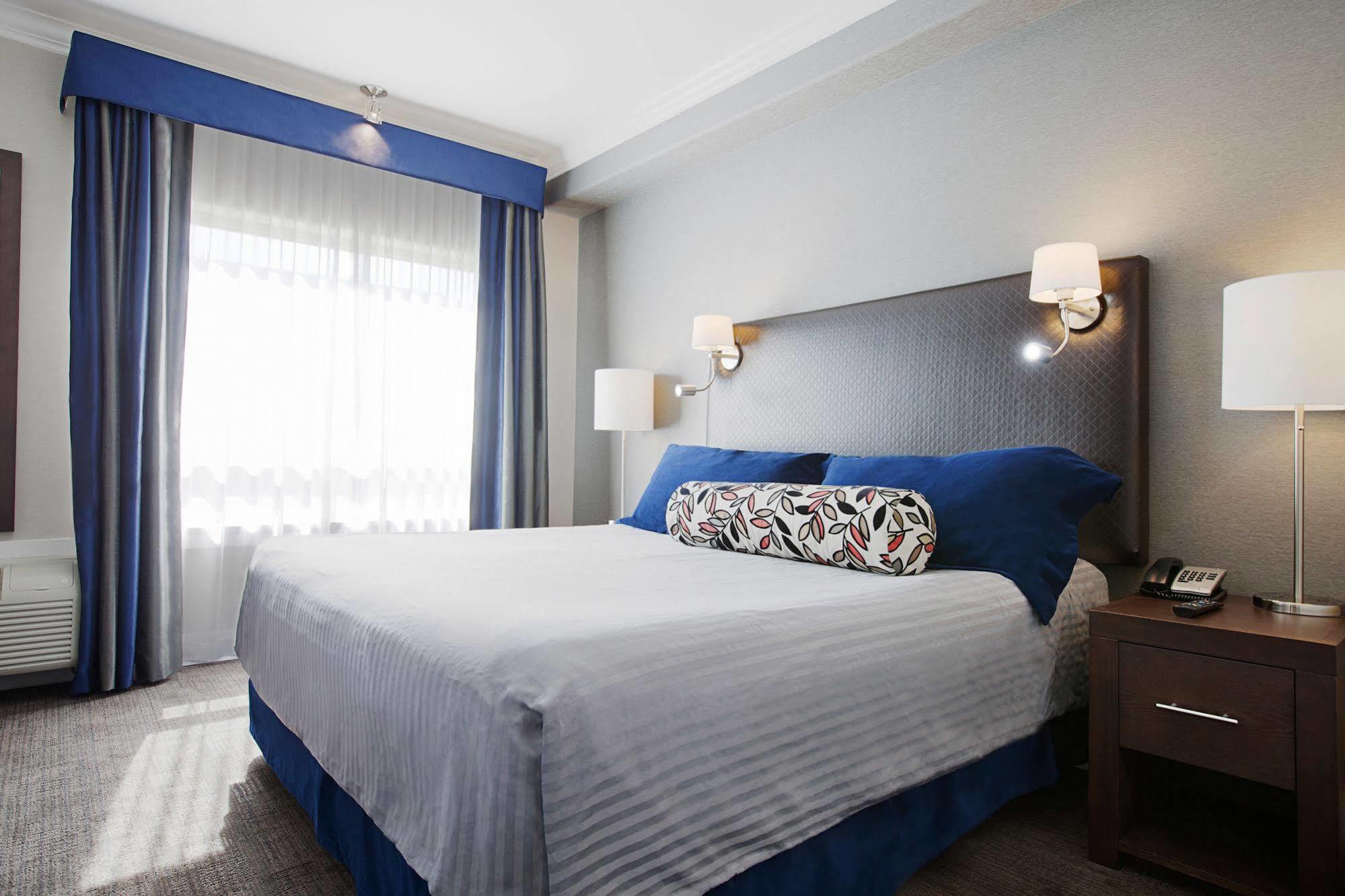 Sandman Signature Edmonton South Hotel Bagian luar foto
